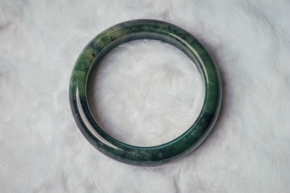 Tri-Toned Dark Forest Green Xiuyan Jade Bangle