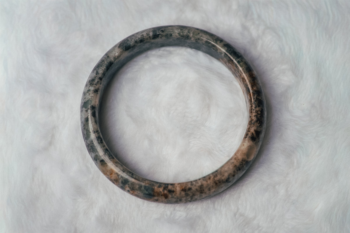Tri-Toned Brown Xiuyan Jade Bangle