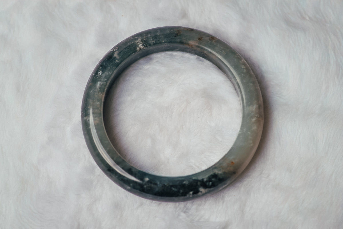 Tri-Toned Dark Xiuyan Jade Bangle