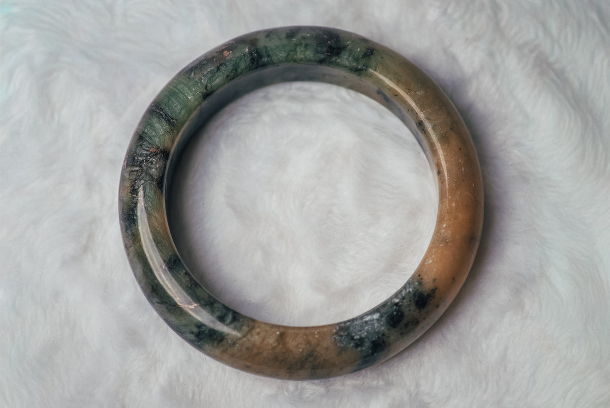 Tri-Toned Brown and Green Xiuyan Jade Bangle
