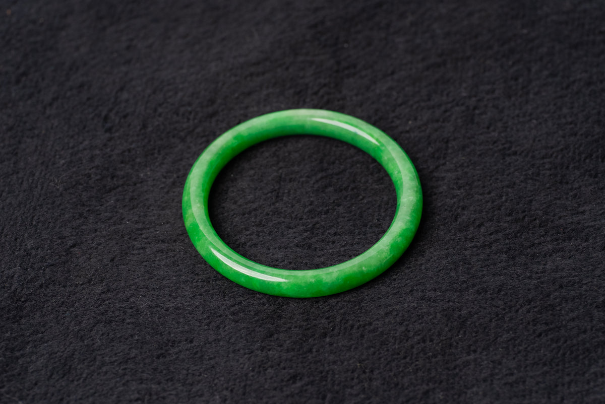 Bright Green Jade Bangle
